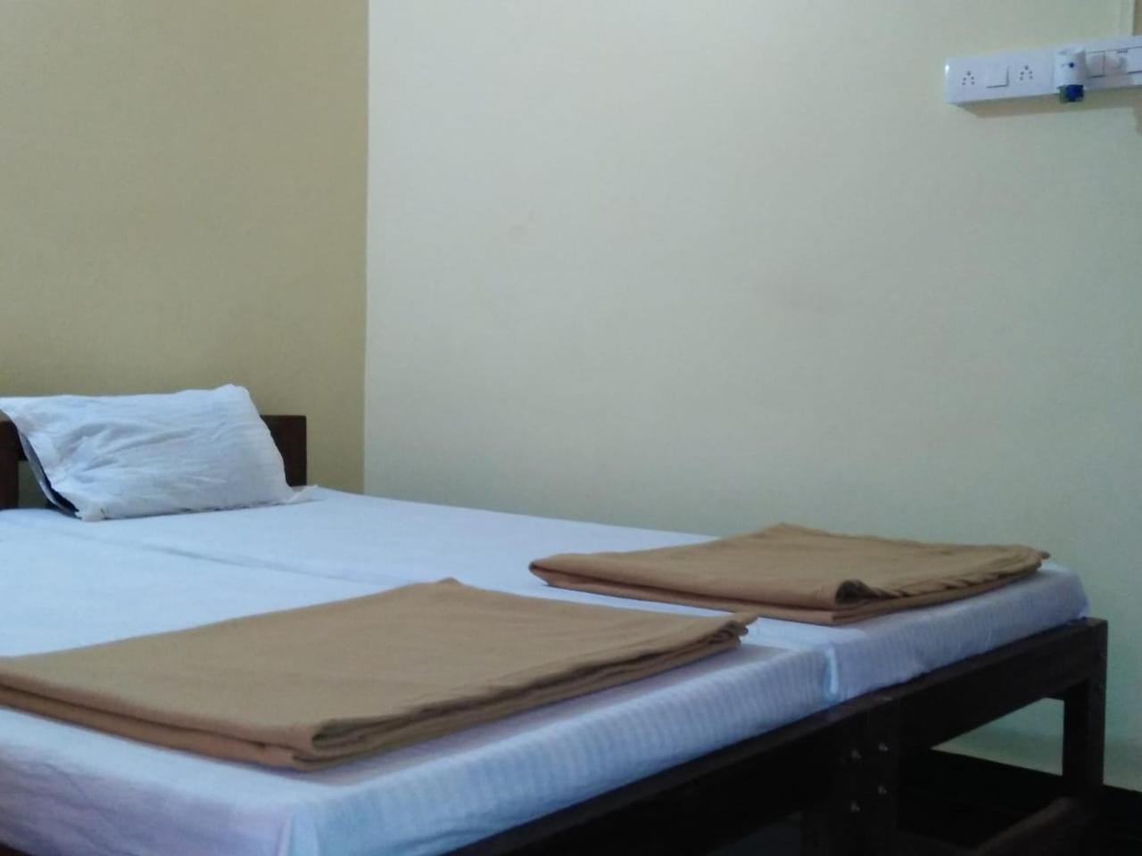 Shanthi Krishna Residency Gokarna  Luaran gambar